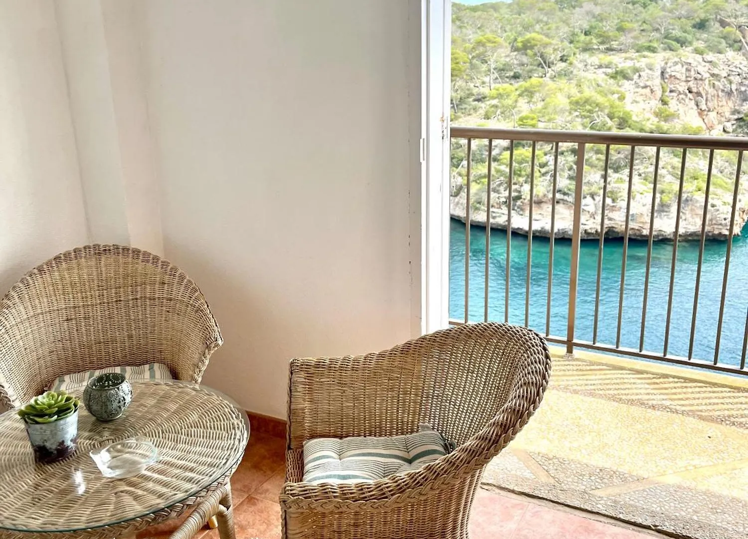 Hostal Restaurante Cala Cala Figuera  Pensionat Cala Figuera (Mallorca)